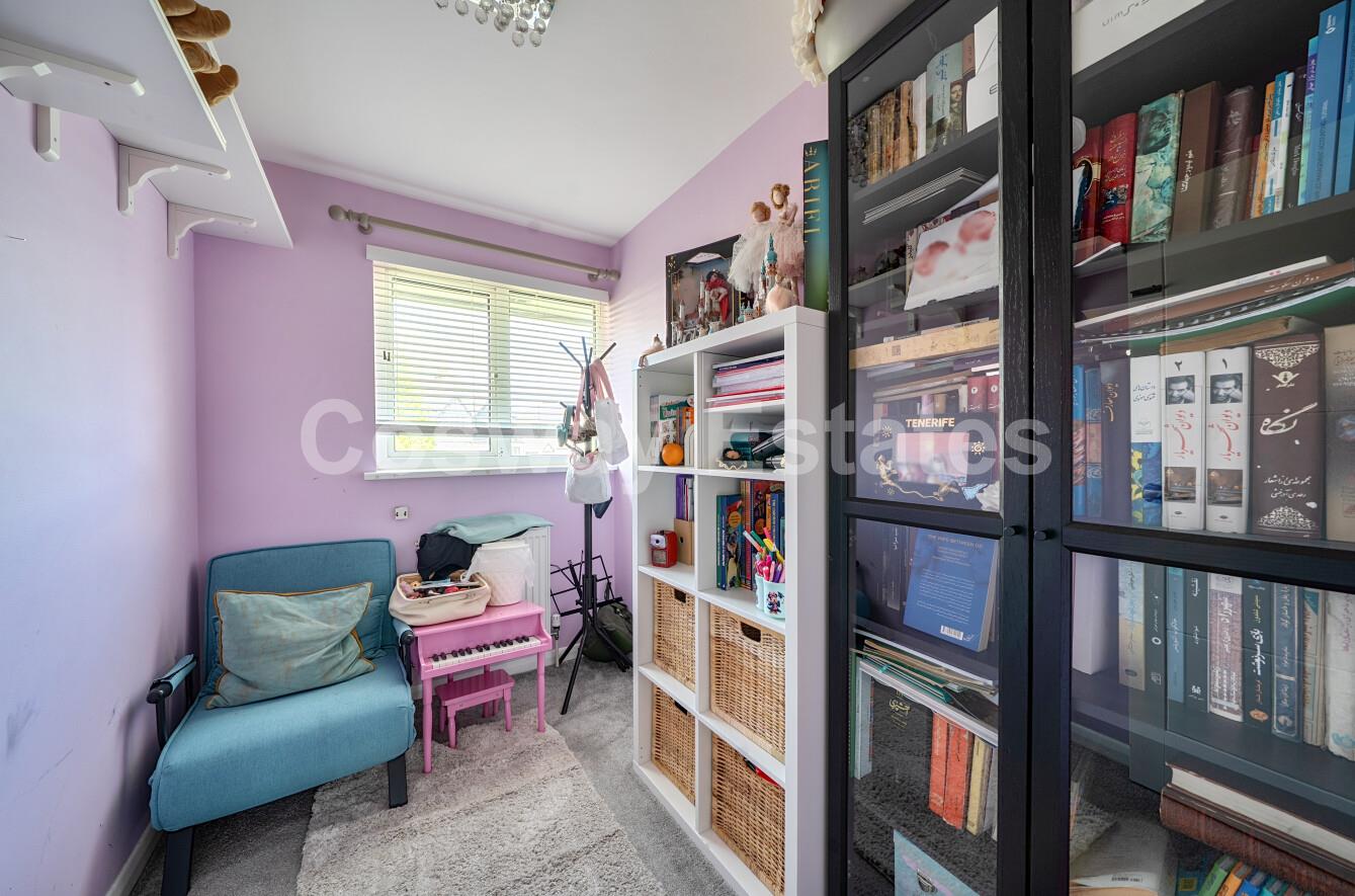 Rowlands Close, Mill Hill, NW7, London